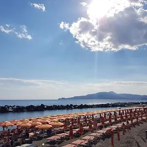 https://elisas-home-in-riviera.hotelitalianriviera.com