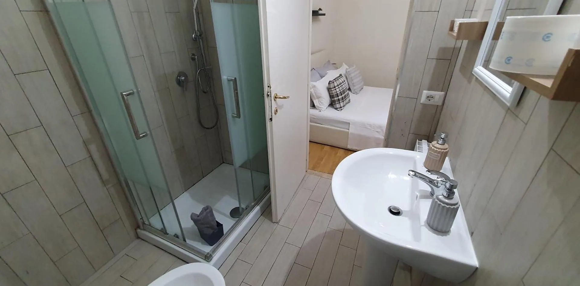Rome Apartment Colosseo S 1 Floor